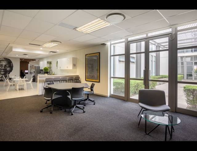 10M² OFFICE TO LET IN WATERFALL